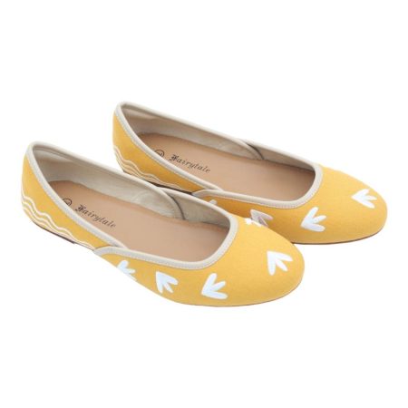 Comfortable embroidered ballet flats