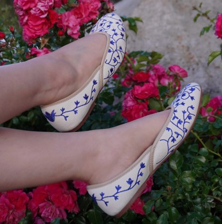 Blue and white jutti flat