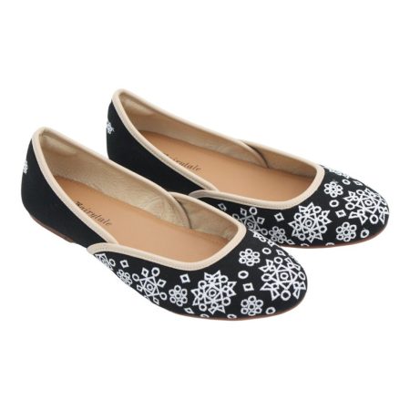 Comfortable embroidered ballet flats