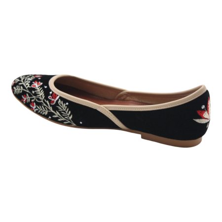 Black-flats-white-vine-embroiderey