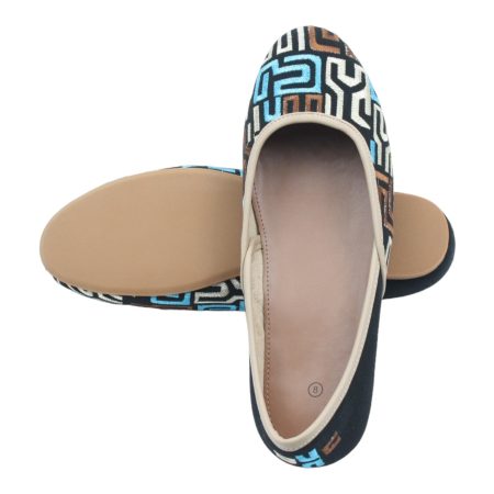 Geometric embroidery pattern flats for women