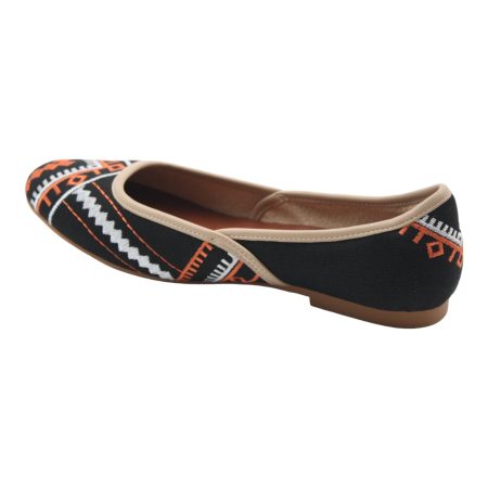 Black-flats-geometric-pattern